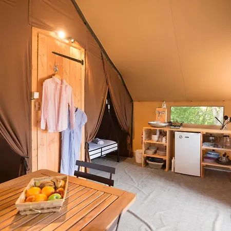 Campsite Huttopia La Claree